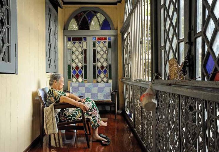 Внутри исторических домов Янгона